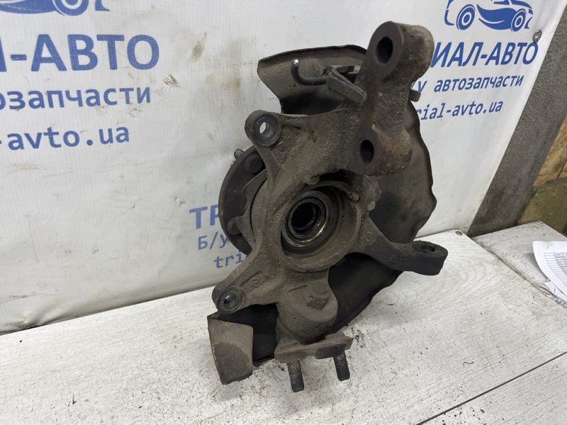 Кулак поворотный правый со ступицей Toyota Camry 2001-2006 43211-39045 (Арт. 81315) Кулак поворотный правый со ступицей Toyota Camry 2001-2006 43211-39045 (Арт. 81315)