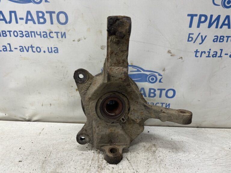 Кулак поворотный правый со ступицей Renault Trafic 2001-2014 8200630533 (Арт. 81394)