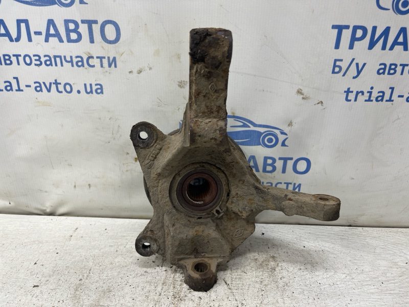 Кулак поворотный правый со ступицей Renault Trafic 2001-2014 8200630533 (Арт. 81394) Кулак поворотный правый со ступицей Renault Trafic 2001-2014 8200630533 (Арт. 81394)