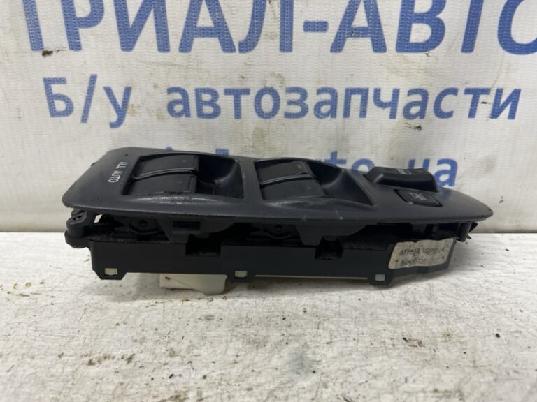 Блок управления стеклоподъемниками Toyota Avensis 2002-2010 8482005120 (Арт. 81454)
