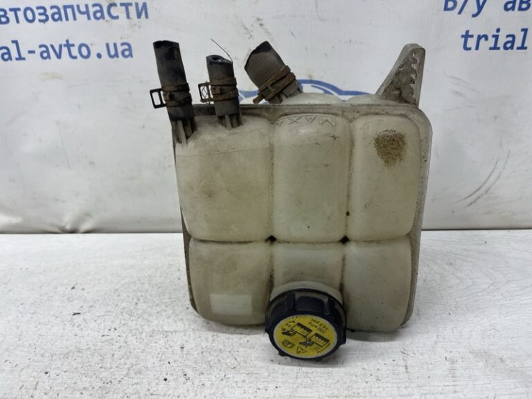 Бачок радиатора (расширительный) Mazda 3 2003-2009 LF50-15-350C (Арт. 81523)