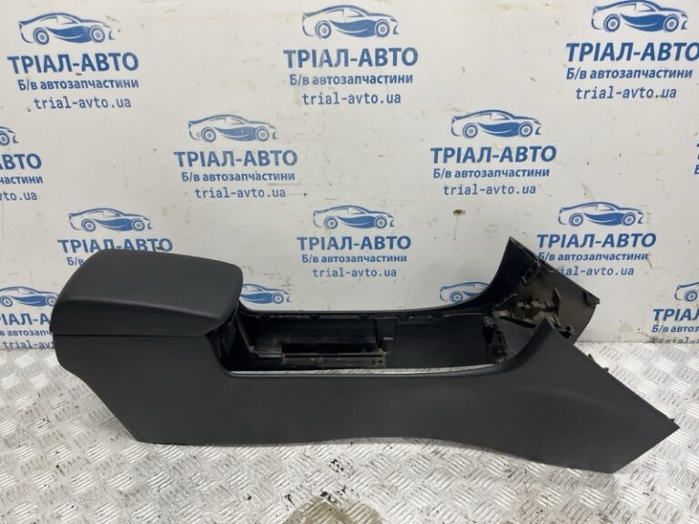 Подлокотник Mazda 3 2003-2009 BN8P-64-420G 02 (Арт. 81551)