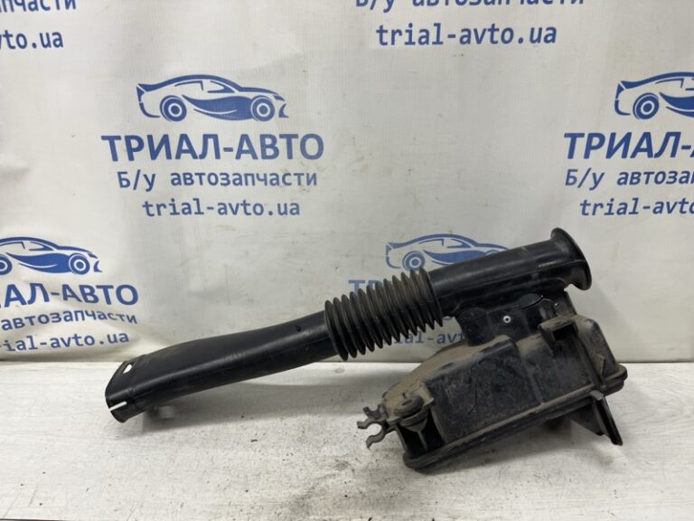 Воздухозаборник Mazda 3 2003-2009 Z601-13-200A (Арт. 81609)
