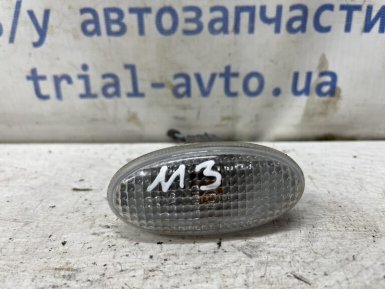 Повторитель поворотника Mazda 3 2003-2009 GJ6A-51-120D (Арт. 81629)
