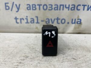 Кнопка аварийки Mazda 3 2003-2009 BP4K664H0 (Арт. 81631)