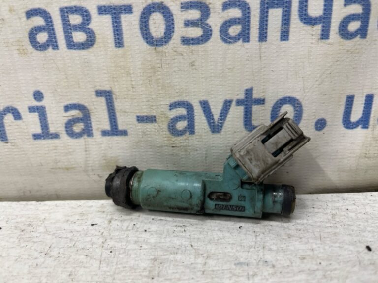 Форсунка топливная Toyota Camry 2001-2006 23209-28020 (Арт. 81693)
