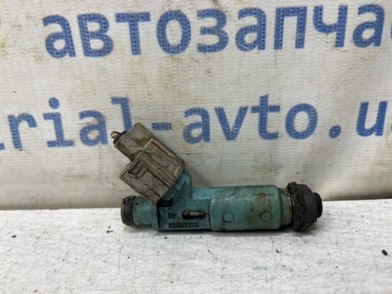 Форсунка топливная Toyota Camry 2001-2006 23209-28020 (Арт. 81694)