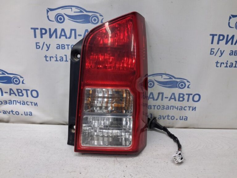 Фонарь задний внешний правый Nissan Pathfinder 2004-2014 26550EB300 (Арт. 81907)