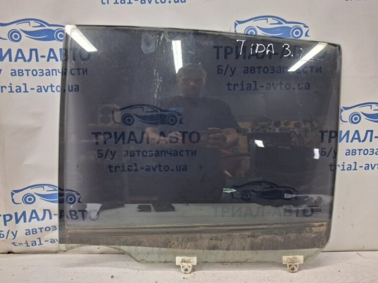 Стекло двери заднее левое Nissan Tiida 2004-2014  (Арт. 82041)