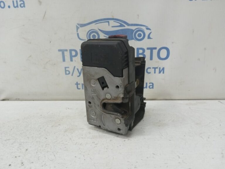 Замок двери задний левый Renault Trafic 2001-2014 8200282323 (Арт. 82097)
