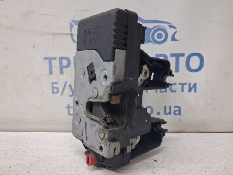 Замок двери задний правый Renault Trafic 2001-2014 8200008465 (Арт. 82246)