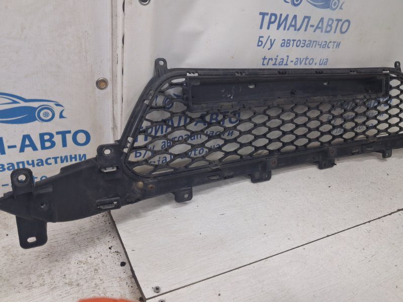 Решетка бампера центральная SsangYong Korando 2010-2019 7878134300 (Арт. 82357) Решетка бампера центральная SsangYong Korando 2010-2019 7878134300 (Арт. 82357)