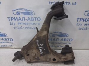 Рычаг передний нижний правый Kia Sorento BL 2.5 DIESEL D4CB 2002 (б/у)