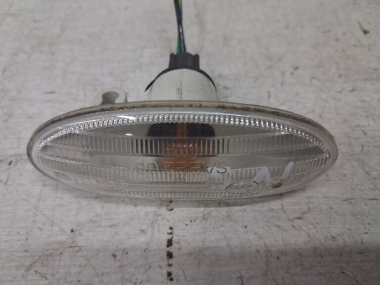 Повторитель поворотника Nissan Qashqai 2006-2013 261608990A (Арт. 82624)