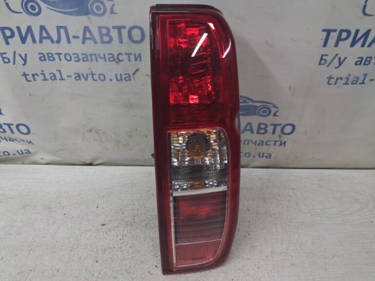 Фонарь задний внешний правый Nissan Navara 2004-2015 26555EB38A (Арт. 82653)