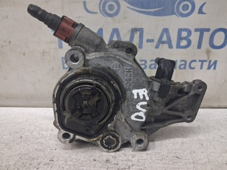 Насос вакуумный  Land Rover Range Rover Evoque 2011-2018 LR037627 (Арт. 82683)