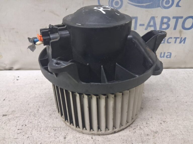 Моторчик печки Nissan Navara 2004-2015 27226EB31C (Арт. 82698)