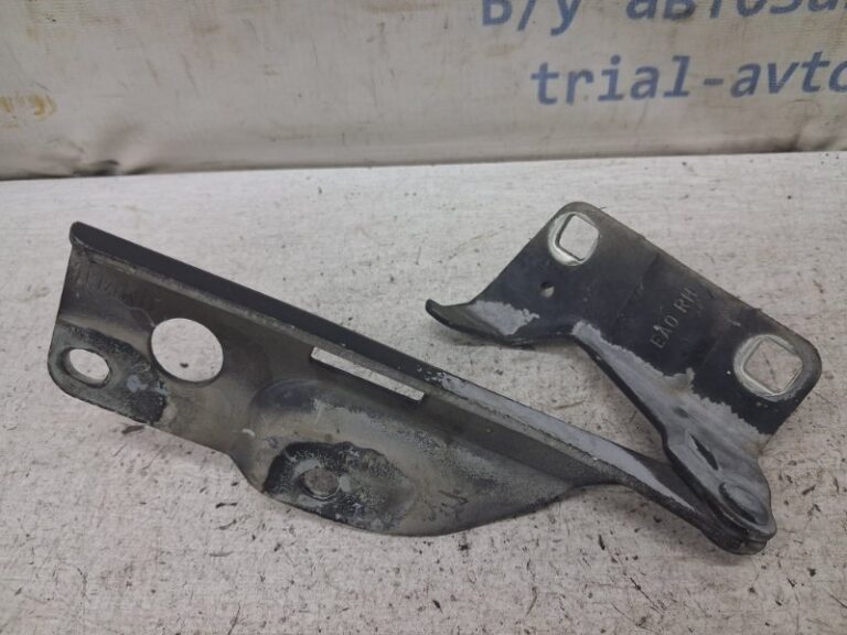 Петля капота правая Nissan Navara 2004-2015 65400ZP00A (Арт. 82705)
