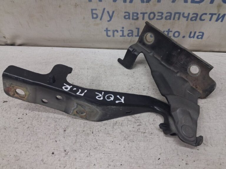 Петля капота правая SsangYong Korando 2010-2019 7847034002 (Арт. 82752)