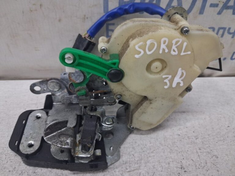 Замок двери задний правый Kia Sorento 2002-2011 814203E010 (Арт. 82778)