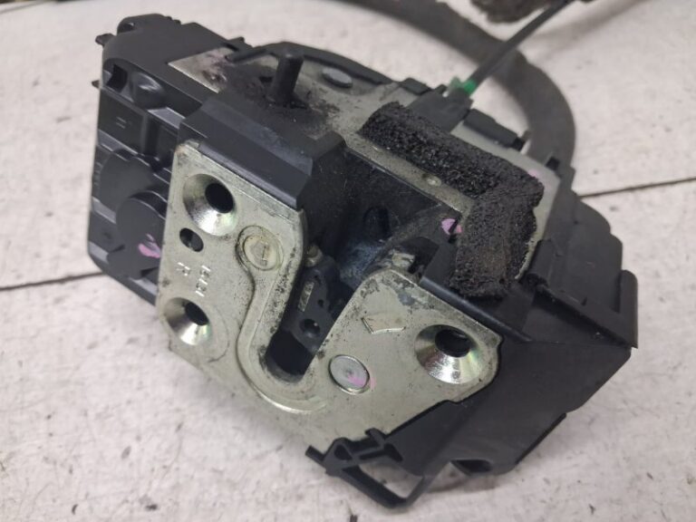 Замок двери задний правый Nissan Qashqai 2006-2013 82500JD01A (Арт. 82805)