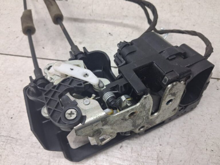 Замок двери задний правый SsangYong Korando 2010-2019 7132034002 (Арт. 82808)