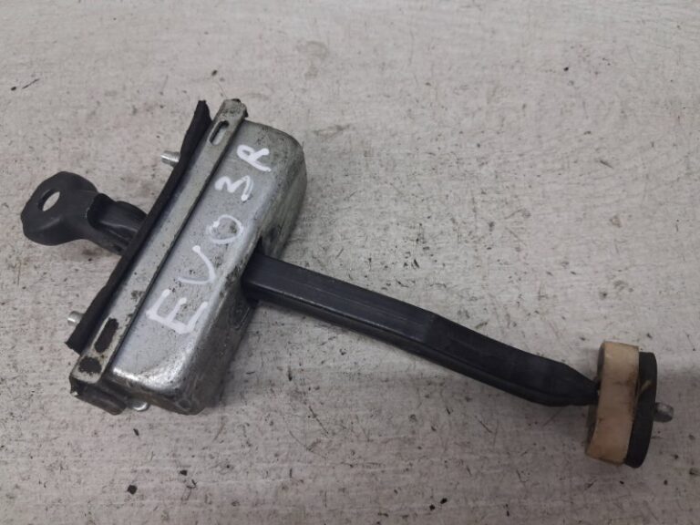 Ограничитель двери задний правый  Land Rover Range Rover Evoque 2011-2018 LR027611 (Арт. 82816)