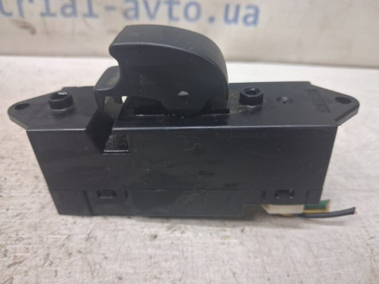 Кнопка стеклоподъемника Mitsubishi Lancer 2003-2009 8608A100 (Арт. 83119)
