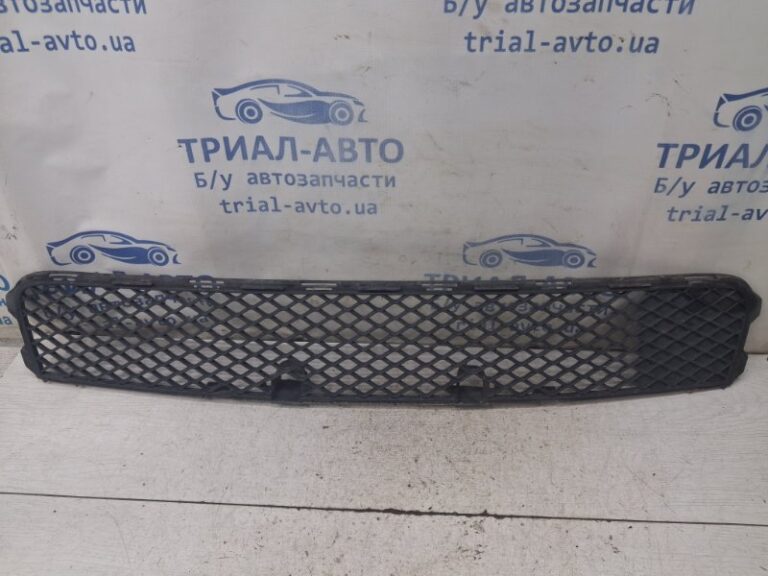 Решетка бампера центральная Mitsubishi Lancer 2007-2017 6400A827 (Арт. 83126)