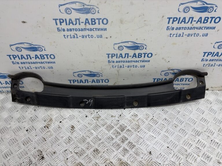 Накладка передней панели Nissan Navara 2004-2015 96011EB400 (Арт. 83136)