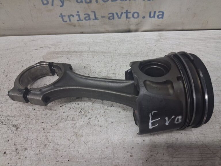 Поршень с шатуном  Land Rover Range Rover Evoque 2011-2018 LR022444 (Арт. 83327)