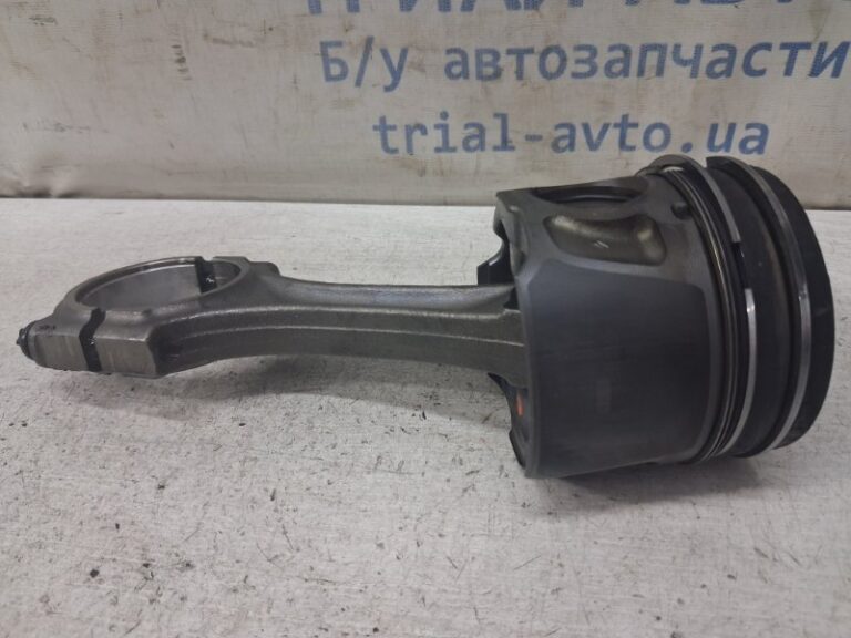 Поршень с шатуном  Land Rover Range Rover Evoque 2011-2018 LR022444 (Арт. 83330)