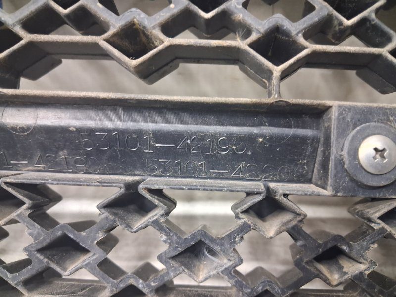 Решетка радиатора Toyota RAV 4 2005-2016 5310142180 (Арт. 83481) Решетка радиатора Toyota RAV 4 2005-2016 5310142180 (Арт. 83481)