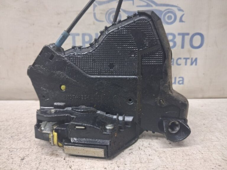 Замок двери передний левый Toyota RAV 4 2005-2016 6904042240 (Арт. 83486)