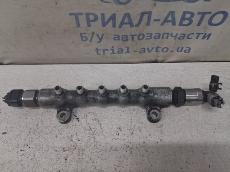 Топливная рампа Toyota RAV 4 2005-2016 238100R020 (Арт. 83499)