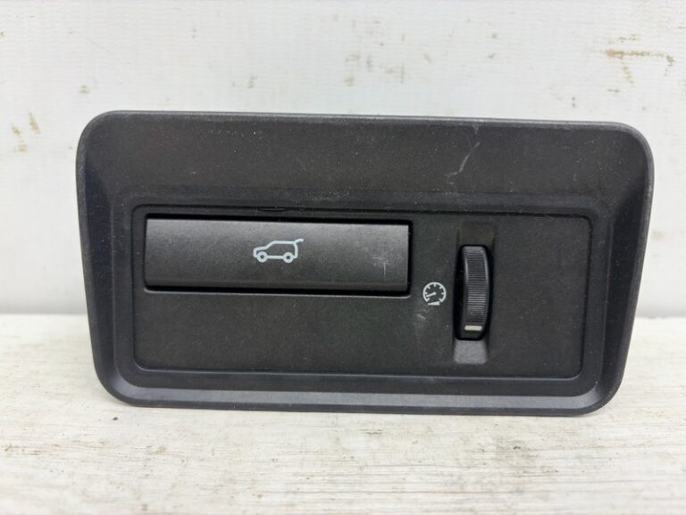Кнопка открытия багажника  Land Rover Range Rover Evoque 2011-2018 BJ32-11654-BB (Арт. 83584)