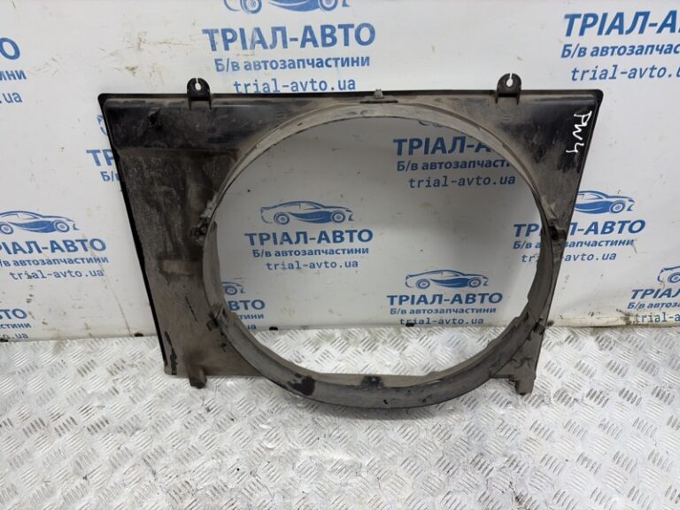Диффузор Mitsubishi Pajero Wagon 2006-2022 MR497044 (Арт. 83623)