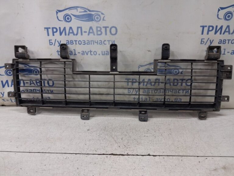 Решетка бампера центральная Mitsubishi Pajero Wagon 2006-2022 6402A123 (Арт. 83675)