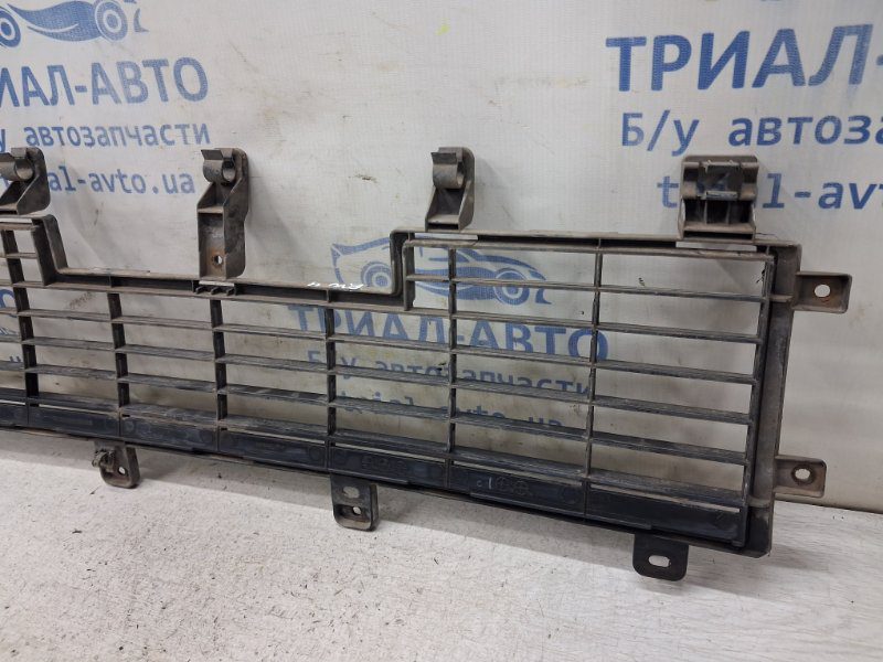 Решетка бампера центральная Mitsubishi Pajero Wagon 2006-2022 6402A123 (Арт. 83675) Решетка бампера центральная Mitsubishi Pajero Wagon 2006-2022 6402A123 (Арт. 83675)