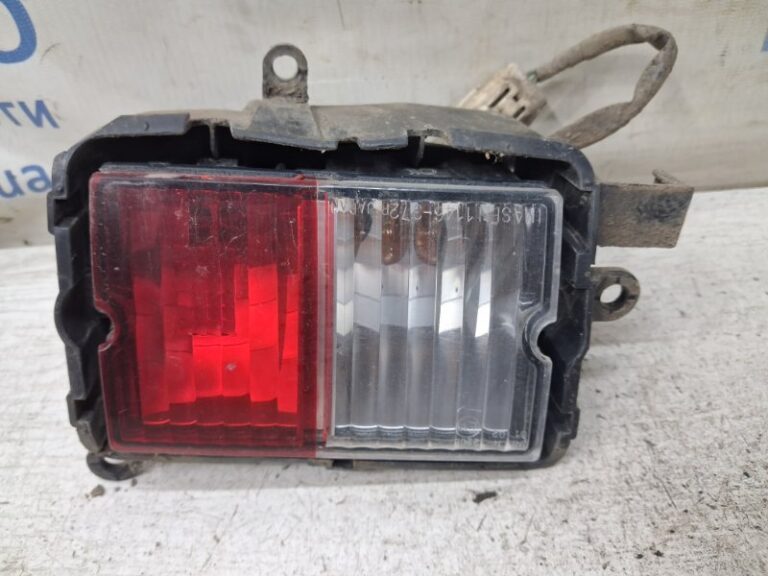 Катафот правый Mitsubishi Pajero Wagon 2006-2022 8331A060 (Арт. 83723)