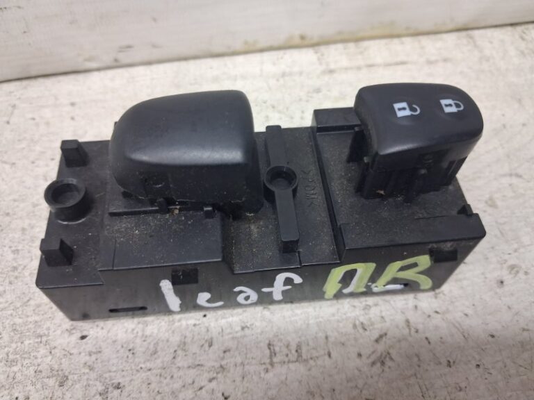 Кнопка стеклоподъемника Nissan Leaf 2017- 254115SA0A (Арт. 83920)