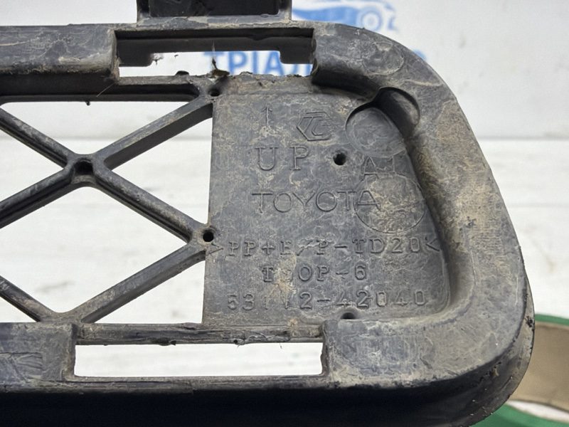 Решетка бампера центральная Toyota RAV 4 2005-2016 5311242040 (Арт. 84138) Решетка бампера центральная Toyota RAV 4 2005-2016 5311242040 (Арт. 84138)