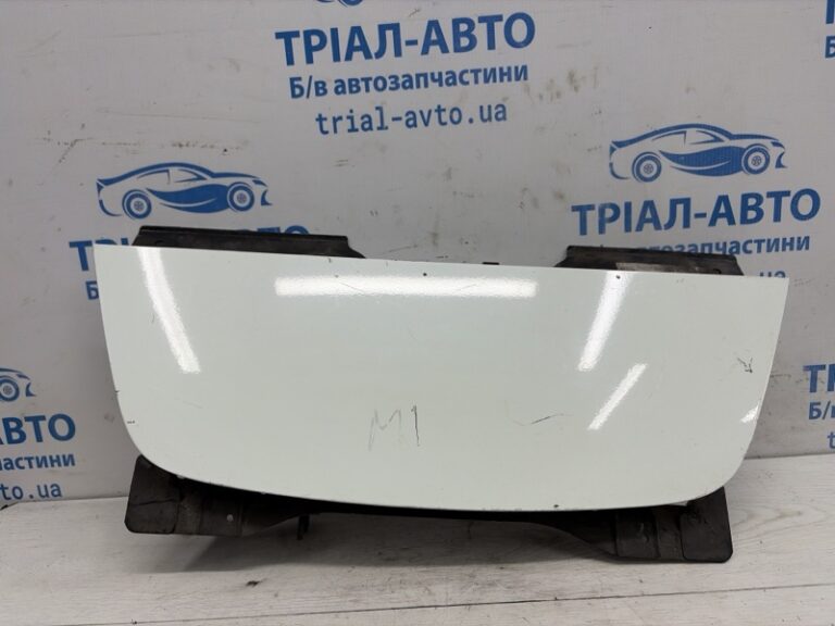 Лючок бака Nissan Leaf 2017- 657105SH1A (Арт. 84143)