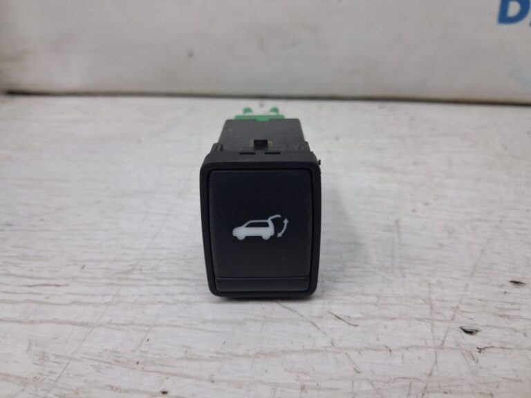 Кнопка открытия багажника Nissan X-Trail 2014-2021 252614BA0A (Арт. 84331)