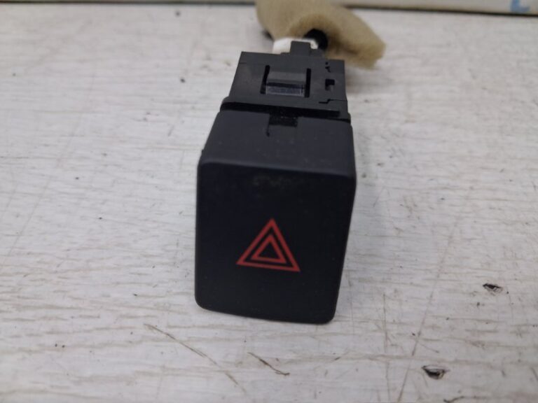 Кнопка аварийки Nissan X-Trail 2014-2021 252904BA0A (Арт. 84332)