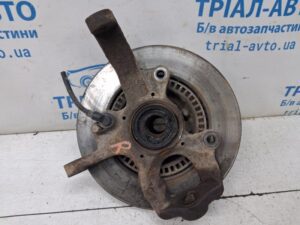 Кулак поворотный правый со ступицей Mitsubishi Pajero Sport 1996-2008 MR113895 (Арт. 84827)