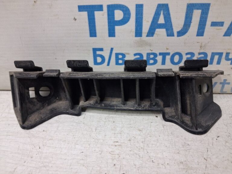 Кронштейн бампера передний правый Kia Ceed 2006-2012 865181H000 (Арт. 84840)