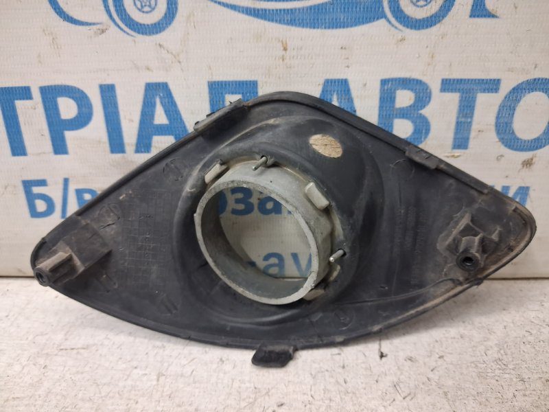Решетка противотуманки левая Kia Ceed 2006-2012 865631H020 (Арт. 84933) Решетка противотуманки левая Kia Ceed 2006-2012 865631H020 (Арт. 84933)