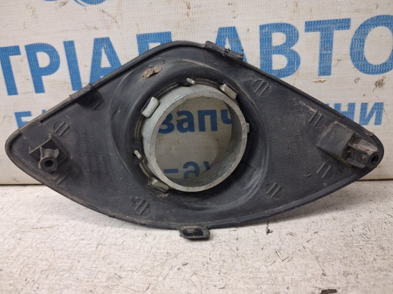 Решетка противотуманки правая Kia Ceed 2006-2012 865641H020 (Арт. 84934) Решетка противотуманки правая Kia Ceed 2006-2012 865641H020 (Арт. 84934)
