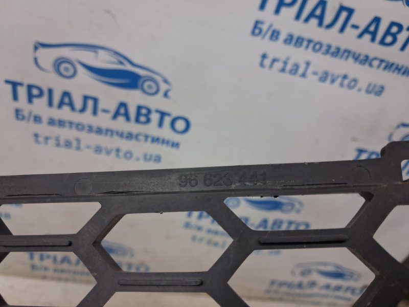 Решетка бампера центральная Chevrolet Captiva 2006-2018 96623441 (Арт. 84975) Решетка бампера центральная Chevrolet Captiva 2006-2018 96623441 (Арт. 84975)